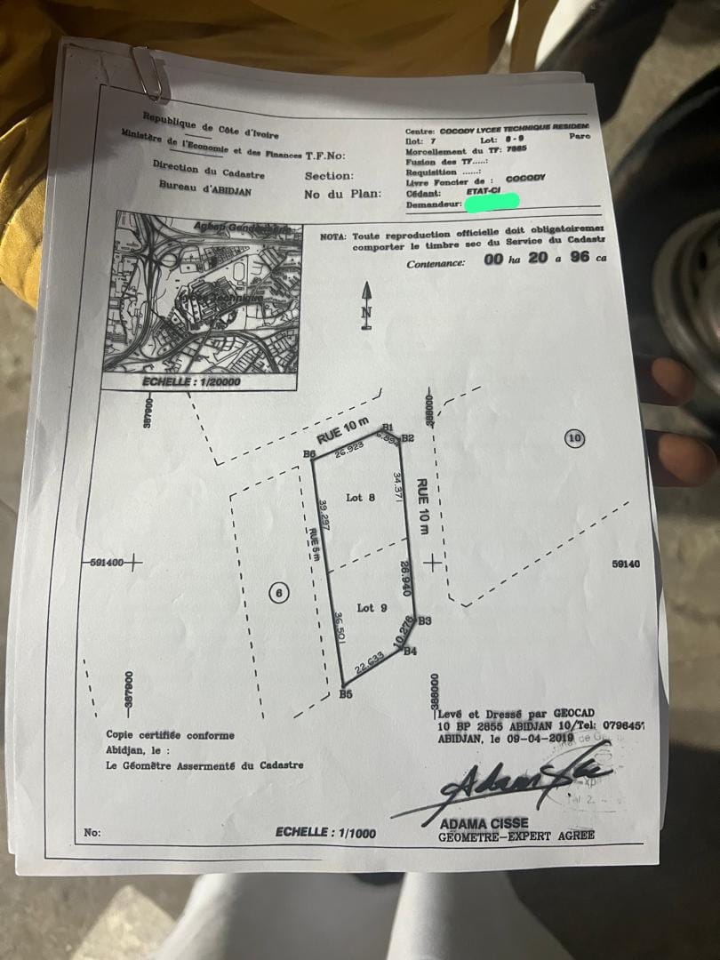 TERRAIN A VENDRE