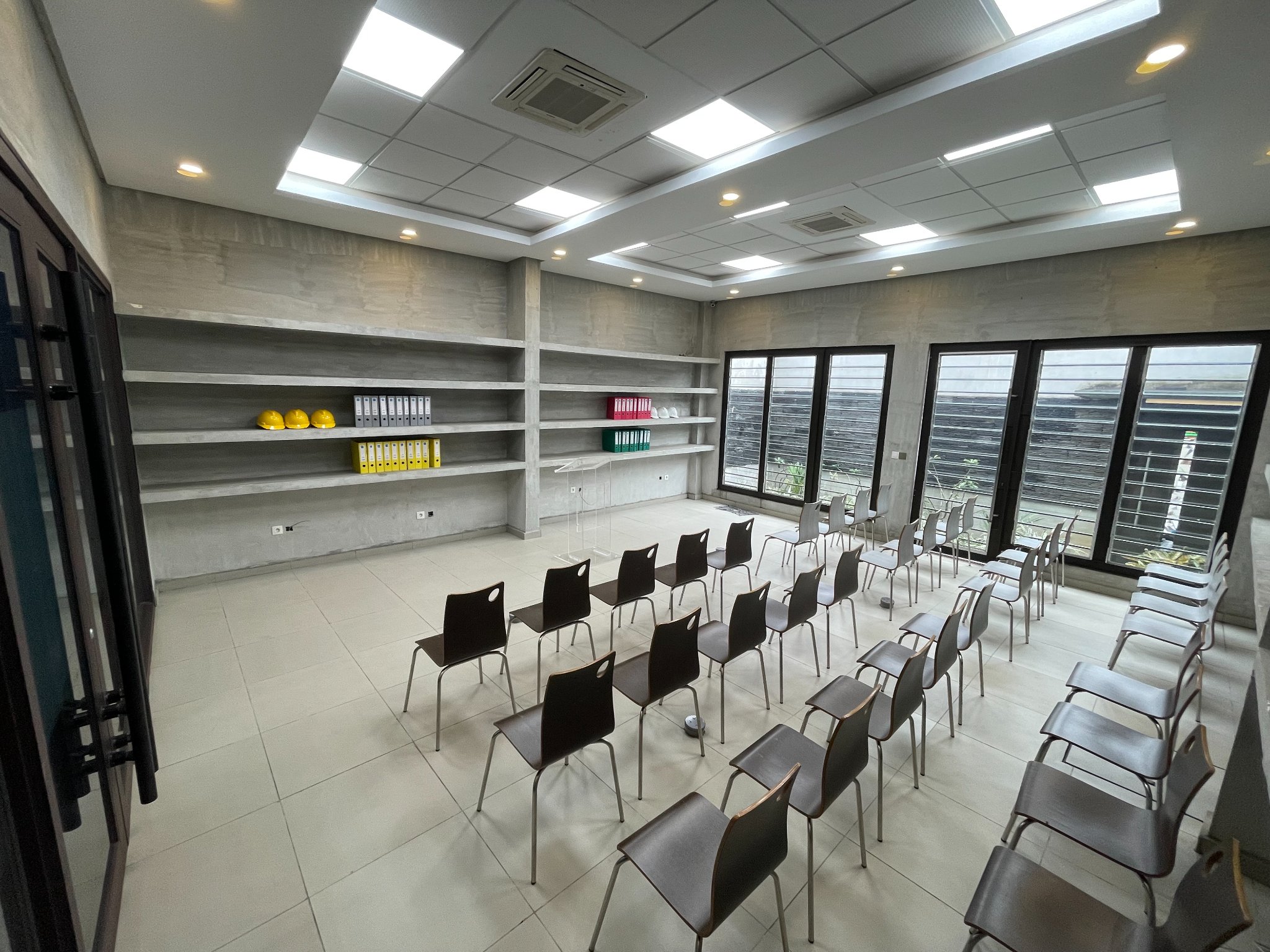 SALLE DE CONFERENCE / SALLE DE FORMATION (10 - 50 PLACES)